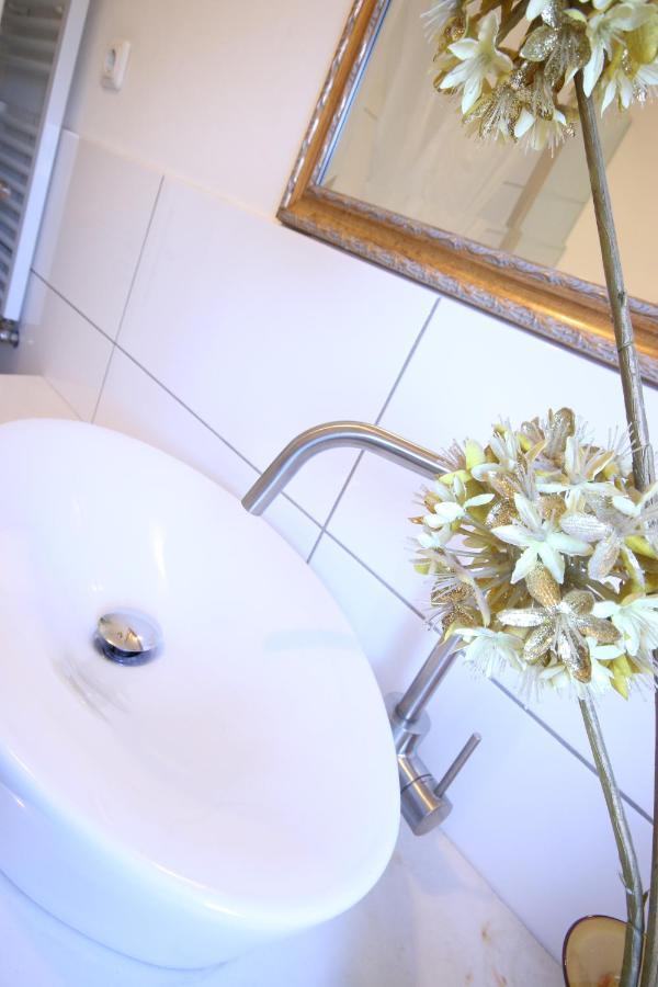Moderne Studio Apartments Und 4 Zimmer Wohnungen In Oberhausen, Ideal Fuer Geschaeftsreisende Und Monteure Exteriér fotografie
